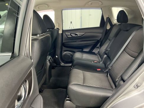 Used 2020 Nissan Rogue SV image 22