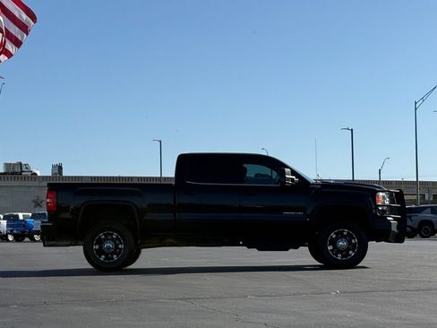 Used 2018 GMC Sierra 2500 SLE w/ SLE Preferred Package AWD/4WD image 5