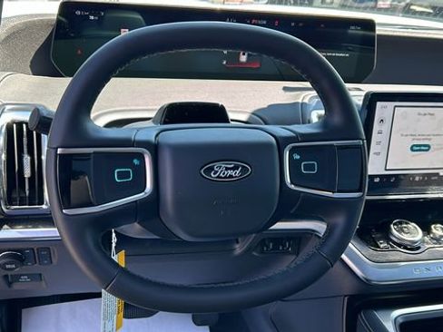 New 2026 Ford Expedition Platinum w/ Stealth Performance Package AWD/4WD image 21