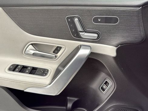 Used 2019 Mercedes-Benz A 220 4MATIC image 12