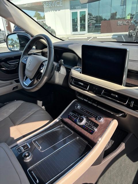 Used 2023 Lincoln Aviator Reserve w/ Equipment Group 201A RWD image 6