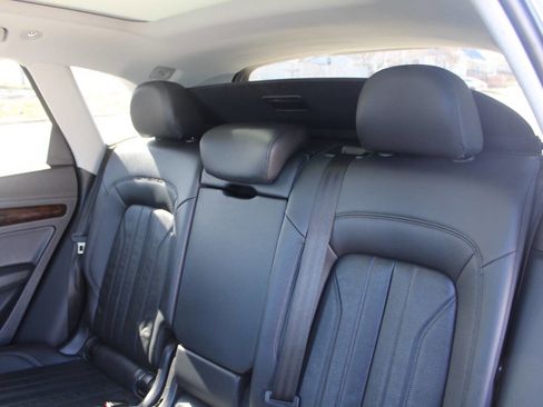 Used 2018 Audi Q5 2.0T Premium Plus w/ Premium Plus Package image 17