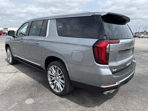 New 2026 GMC Yukon XL Denali w/ Denali Reserve Package AWD/4WD image 10
