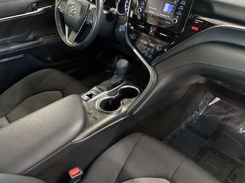 Used 2021 Toyota Camry LE image 15