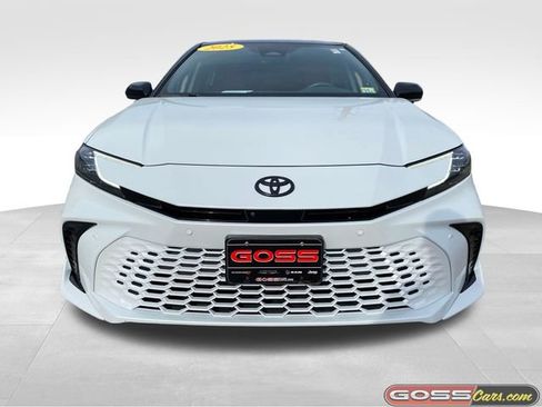Used 2025 Toyota Camry XSE w/ Premium Plus Package image 2