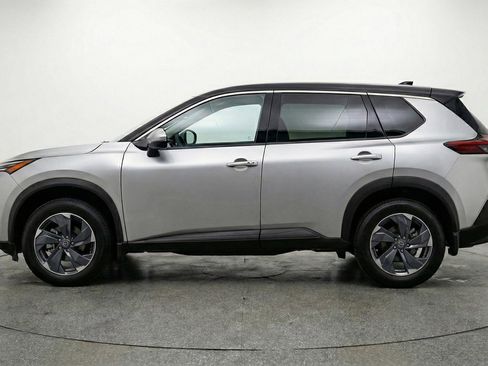 Used 2025 Nissan Rogue SV image 5