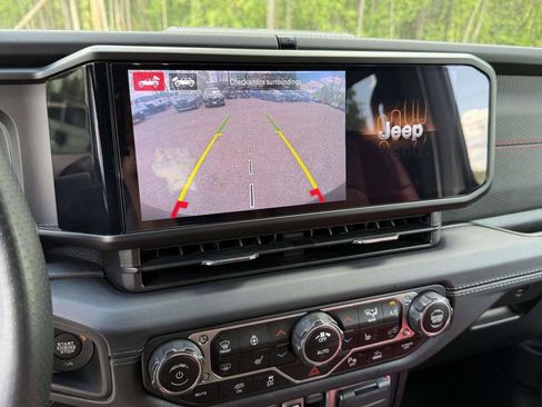 Used 2024 Jeep Wrangler Unlimited Rubicon 392 image 29