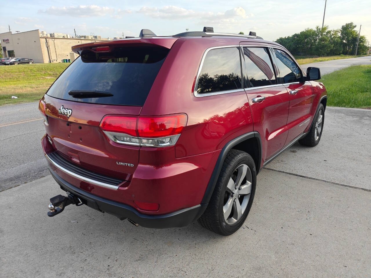 Used 2014 Jeep Grand Cherokee Limited w/ Luxury Group II AWD/4WD image 6