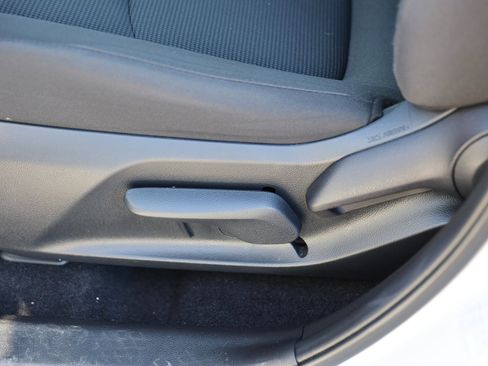 Used 2022 Toyota RAV4 LE image 19