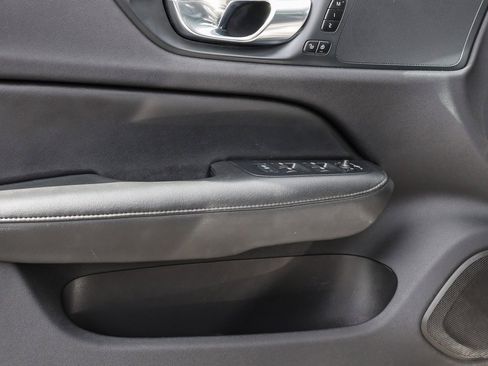 Used 2024 Volvo S60 B5 Plus image 19