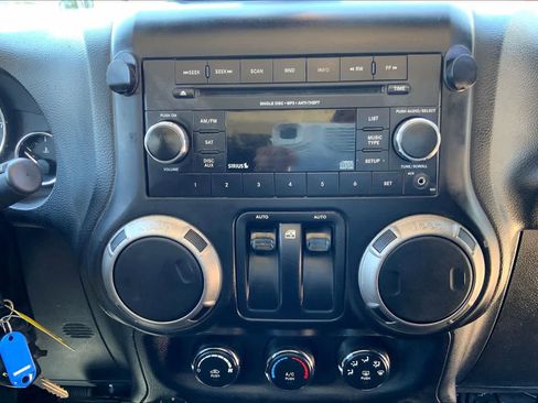 Used 2014 Jeep Wrangler Sport w/ Quick Order Package 23S AWD/4WD image 7