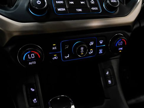 Used 2017 GMC Acadia Denali AWD/4WD image 20