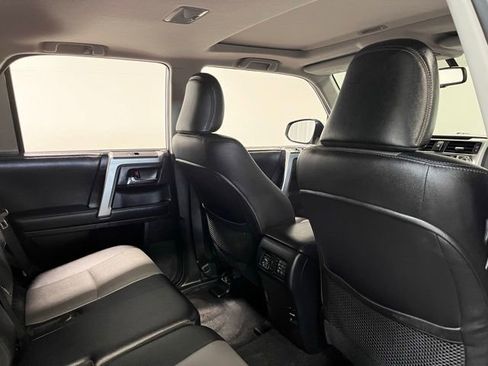 Used 2018 Toyota 4Runner SR5 Premium image 14