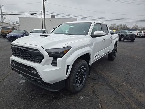 New 2026 Toyota Tacoma TRD Sport AWD/4WD image 3