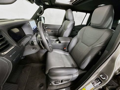 Used 2024 Lexus GX 550 w/ Accessory Package (Z1) AWD/4WD image 22