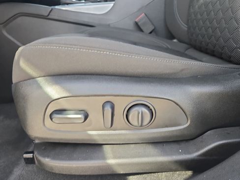 Used 2021 Chevrolet Blazer LT image 17