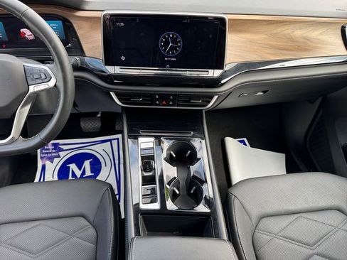 Used 2024 Volkswagen Atlas SE image 11