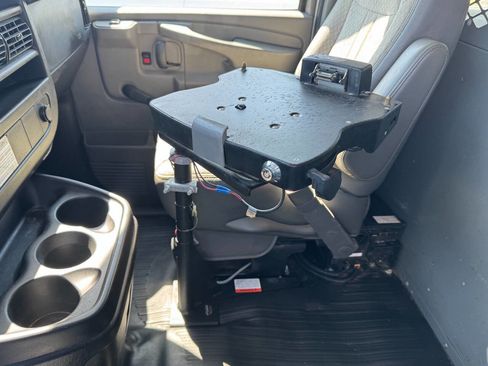 Used 2011 Chevrolet Express 2500 RWD image 11