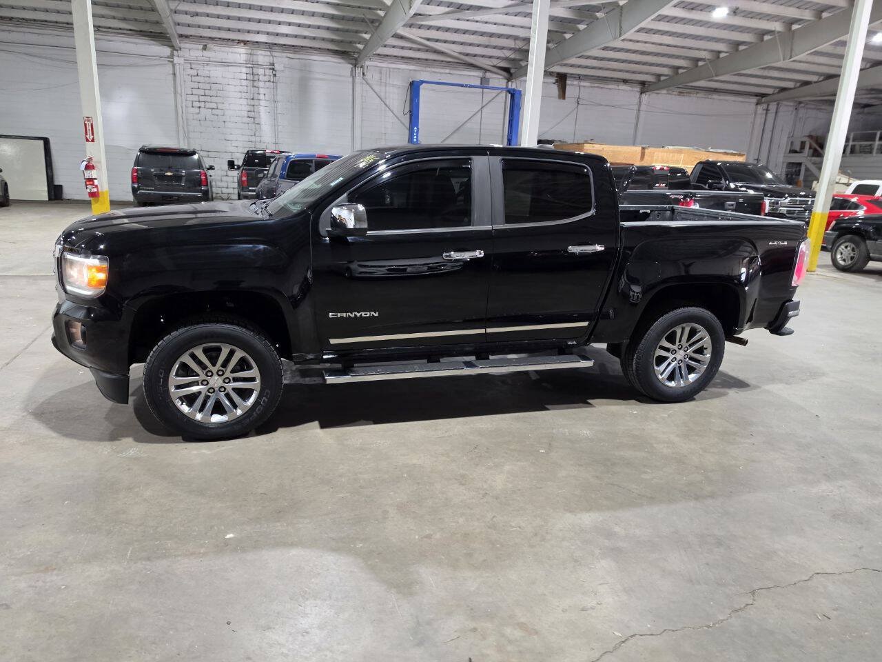Used 2017 GMC Canyon SLE w/ SLE Convenience Package AWD/4WD image 4