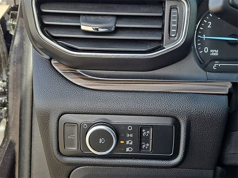 Used 2024 Ford Explorer Limited image 24