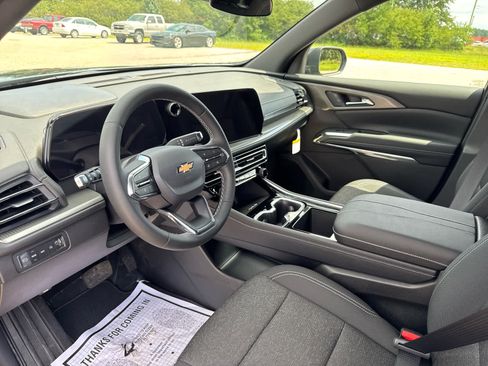 New 2026 Chevrolet Traverse LT image 14