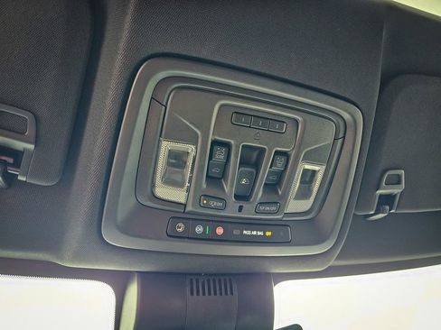 Used 2024 GMC Sierra 1500 AT4 w/ Technology Package image 31