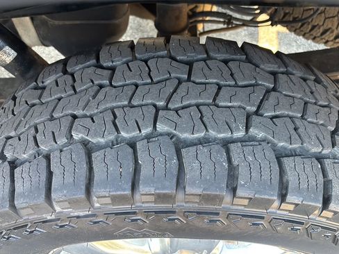 Used 2013 Ford F150 XLT w/ Luxury Equipment Group image 10