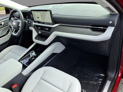 New 2026 Ford Explorer Platinum AWD/4WD image 12