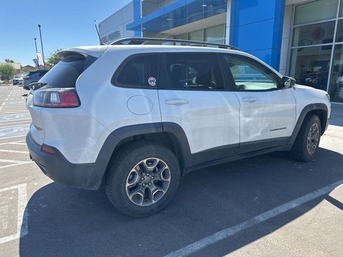 Used 2021 Jeep Cherokee Trailhawk w/ Sun, Sound & Nav Group AWD/4WD image 4