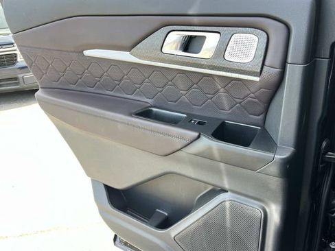 Certified 2025 Ford Explorer Platinum w/ LUX Leather Package AWD/4WD image 23