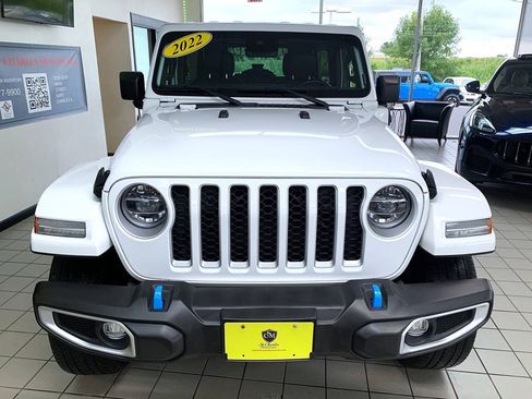 Used 2022 Jeep Wrangler Unlimited Sahara w/ Cold Weather Group AWD/4WD image 7