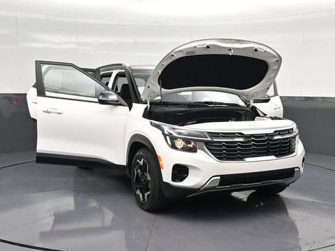 Used 2025 Kia Seltos S FWD image 36