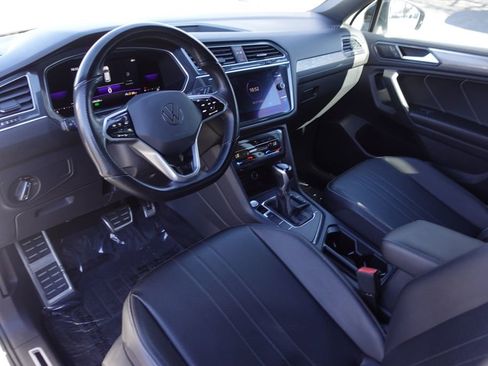 Used 2022 Volkswagen Tiguan SE R-Line image 11