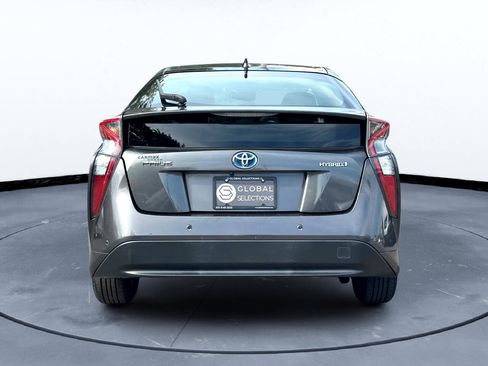 Used 2018 Toyota Prius Two image 6