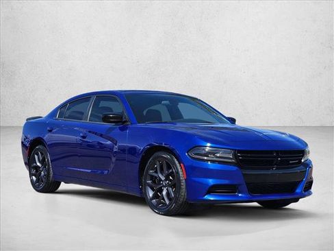 Used 2021 Dodge Charger SXT w/ Blacktop Package RWD image 3