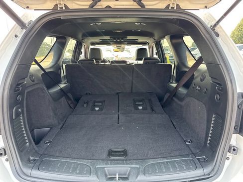 Used 2024 Dodge Durango GT RWD image 7