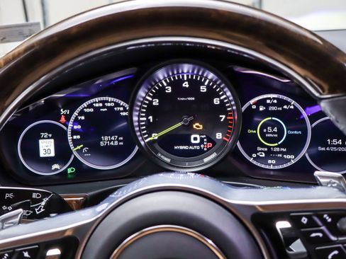 Certified 2019 Porsche Panamera 4 AWD/4WD image 27
