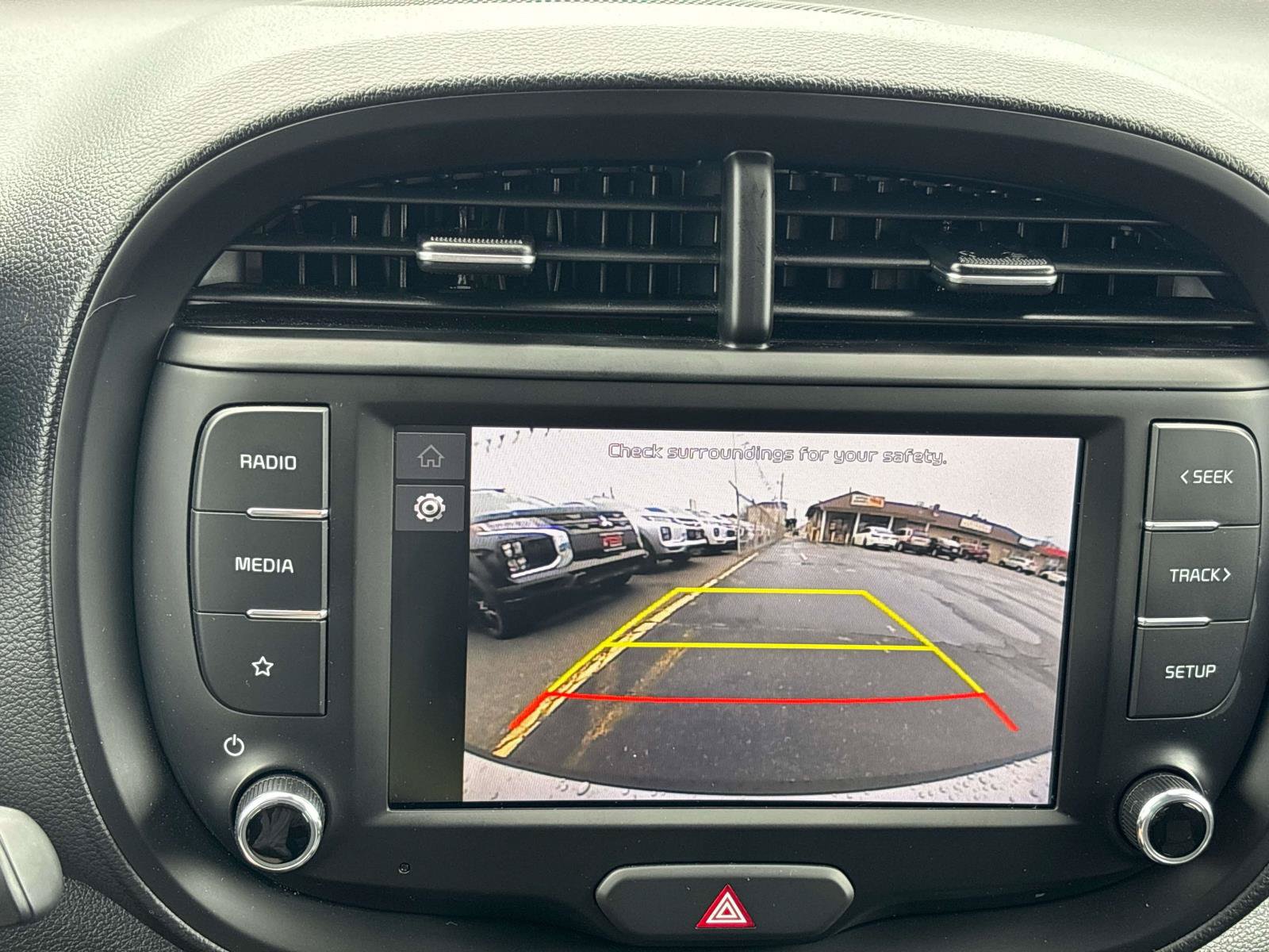 Used 2025 Kia Soul LX w/ LX Technology Package FWD image 22