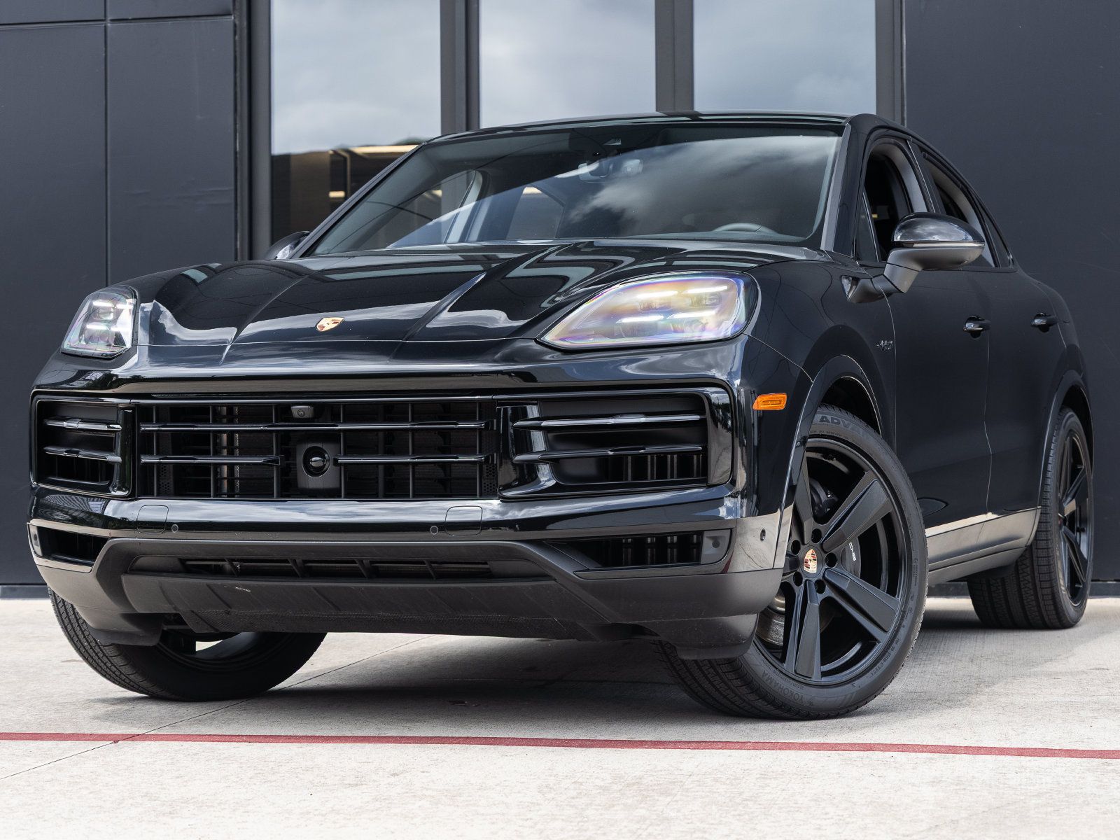 Certified 2025 Porsche Cayenne E-Hybrid Coupe AWD/4WD image 1