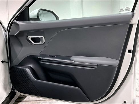 New 2025 Kia K4 LXS image 19