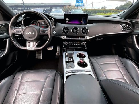 Used 2022 Kia Stinger GT2 AWD/4WD image 17