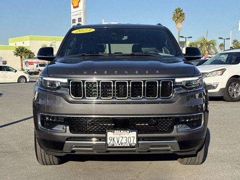 Used 2023 Jeep Wagoneer L Series III w/ Preferred Equipment Group image 2