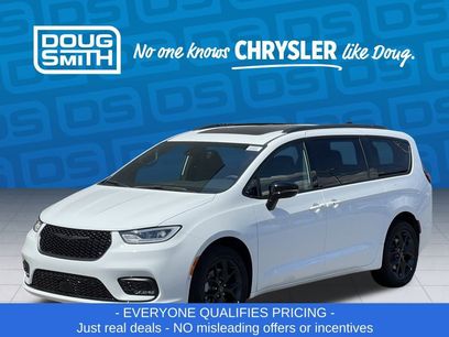 New 2026 Chrysler Pacifica Limited