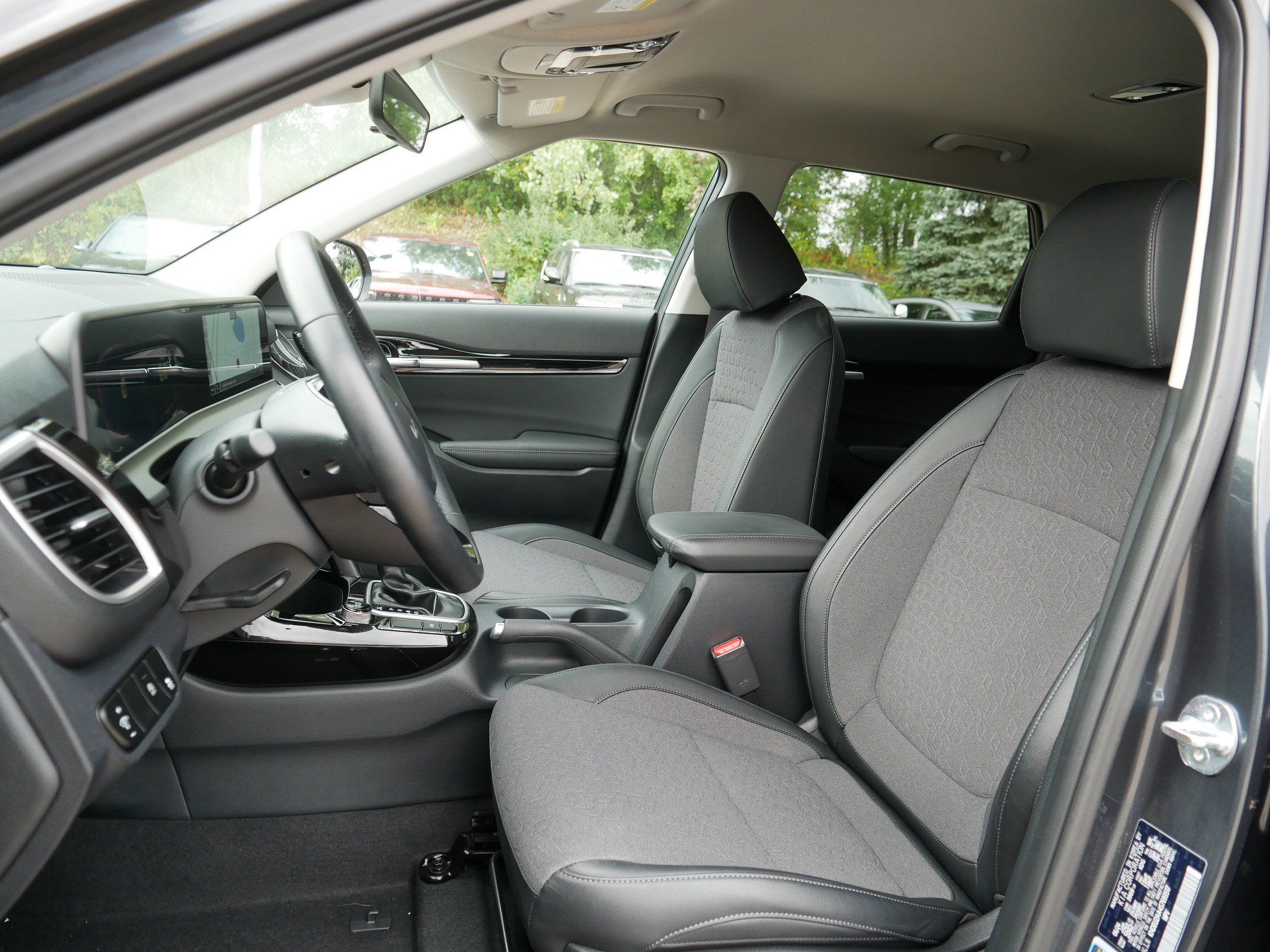 Certified 2025 Kia Seltos S FWD image 34