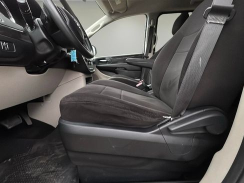 Used 2013 Dodge Grand Caravan SE FWD image 13