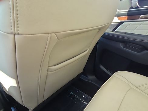 Used 2016 Ford Explorer Platinum AWD/4WD image 40