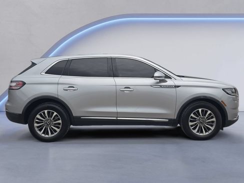 Used 2022 Lincoln Nautilus Reserve AWD/4WD image 7