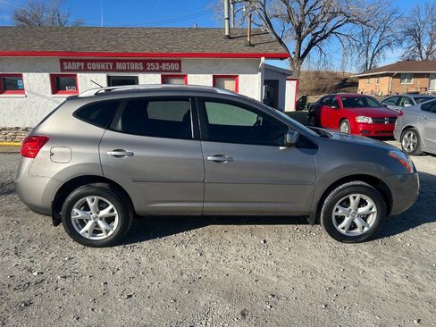Used 2009 Nissan Rogue SL image 2