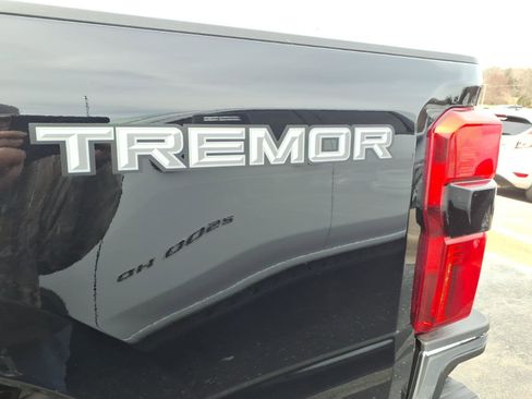 Used 2026 Ford F250 Lariat w/ Tremor Off-Road Package image 6