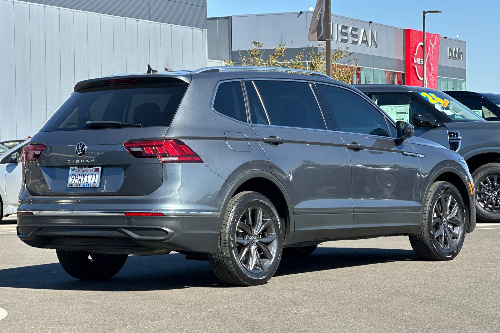 Used 2023 Volkswagen Tiguan SE FWD image 4